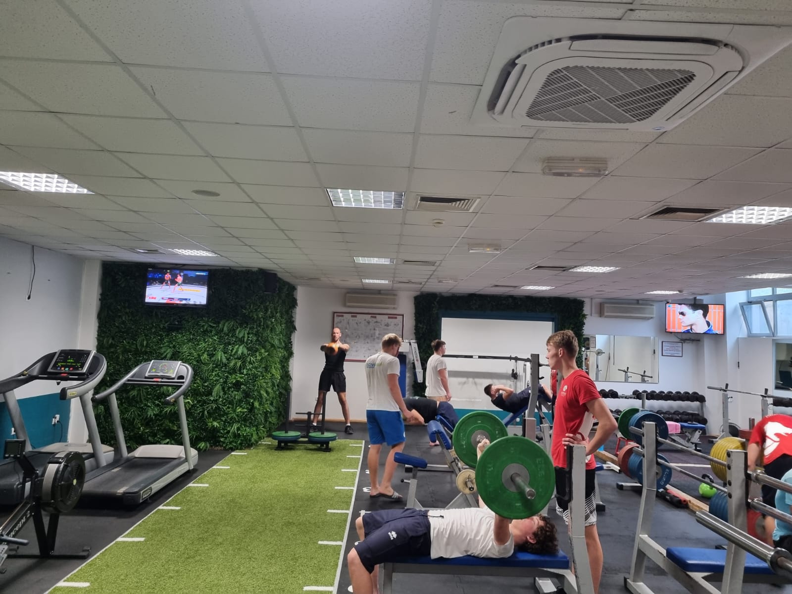 c6e131b4-48b9-4f51-8a4d-87ba41f90309