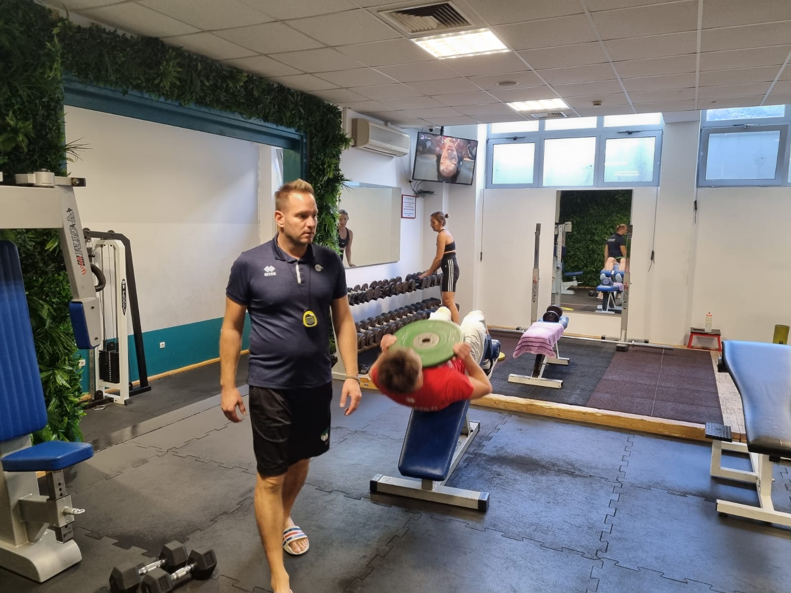 d35a2cf9-3183-404a-8bc6-04e38858a929